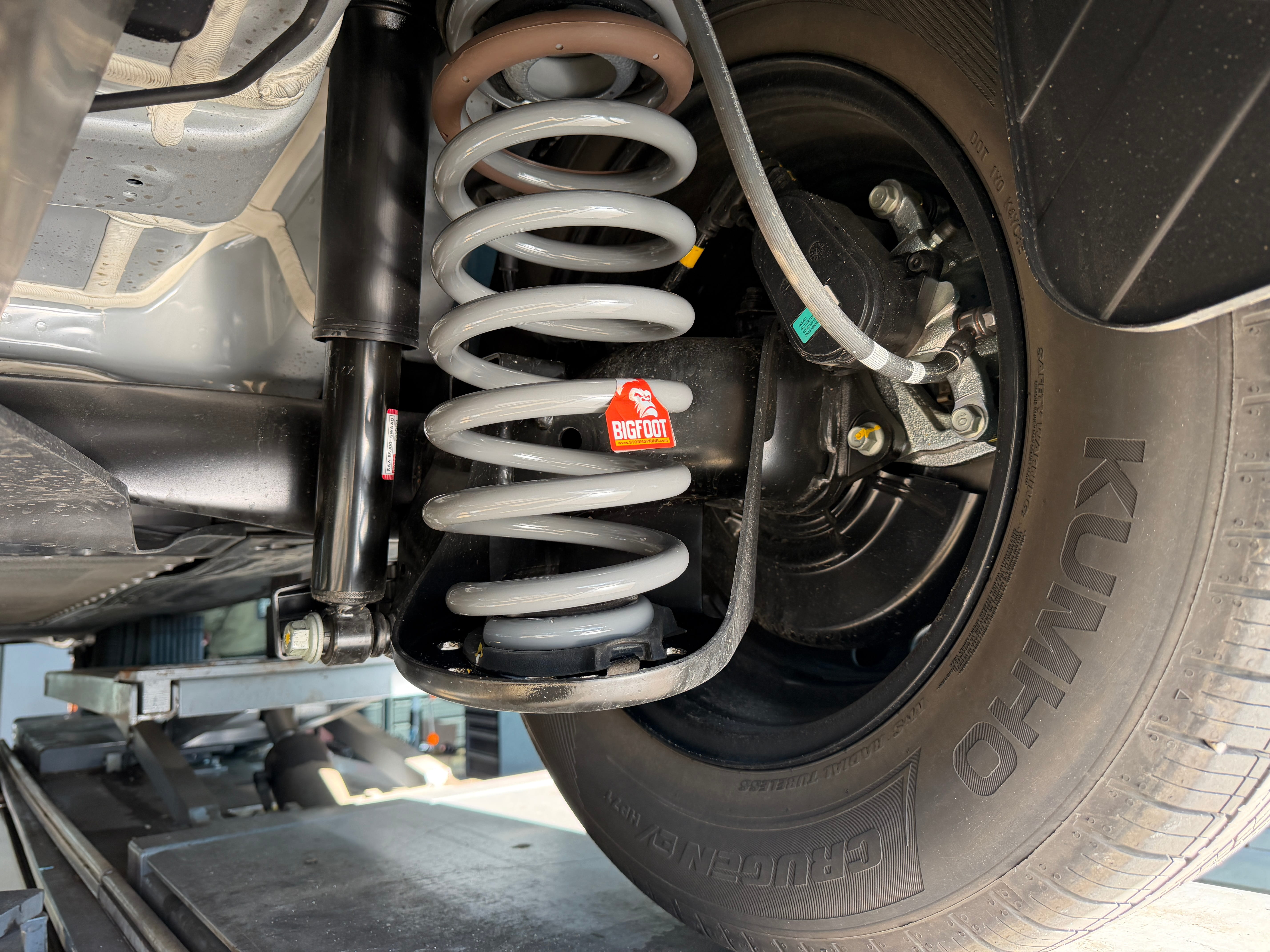 PV5 CARGO BIGFOOT SPRINGS_REAR